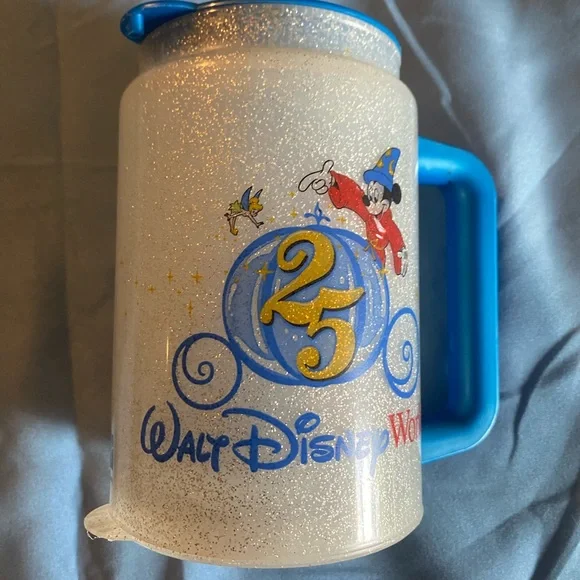 Official 25th Anniversary Disney Cup with Lid - Picture 2 of 4